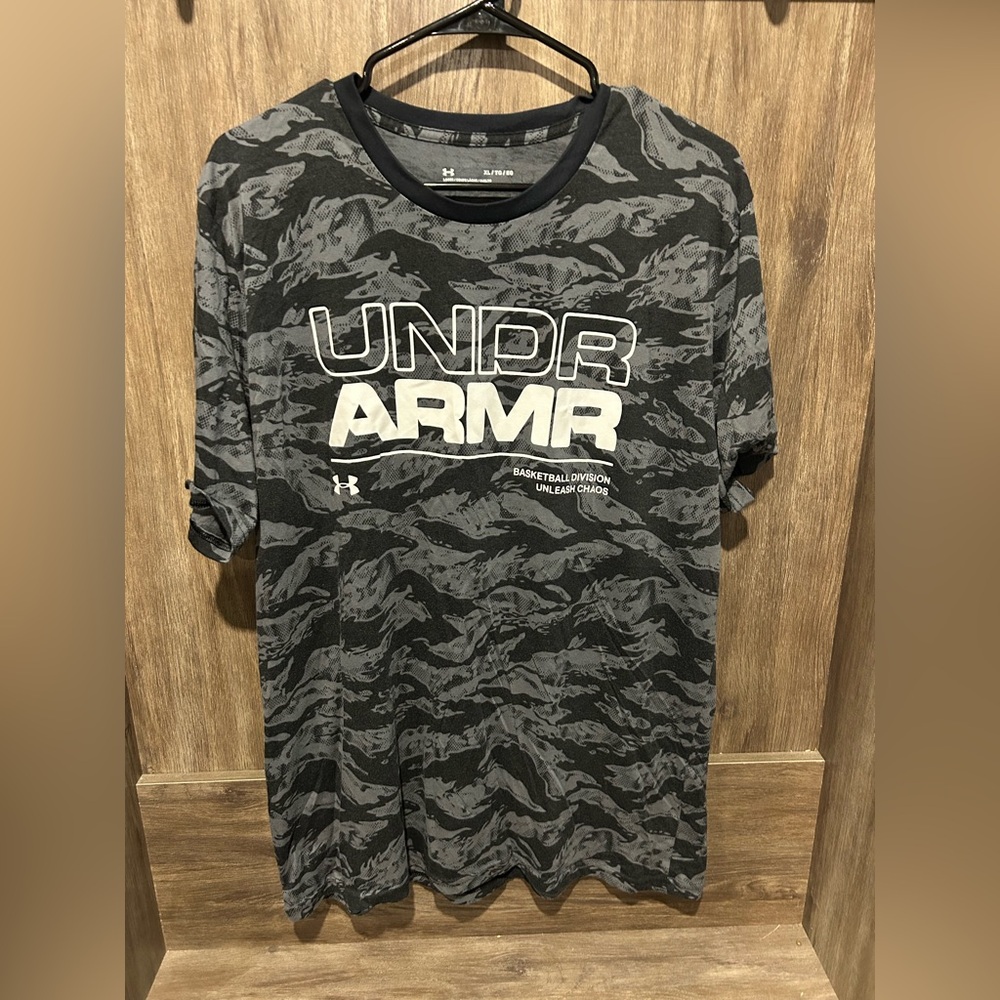 Under Armour Black and Gray Short Sleeve Tees